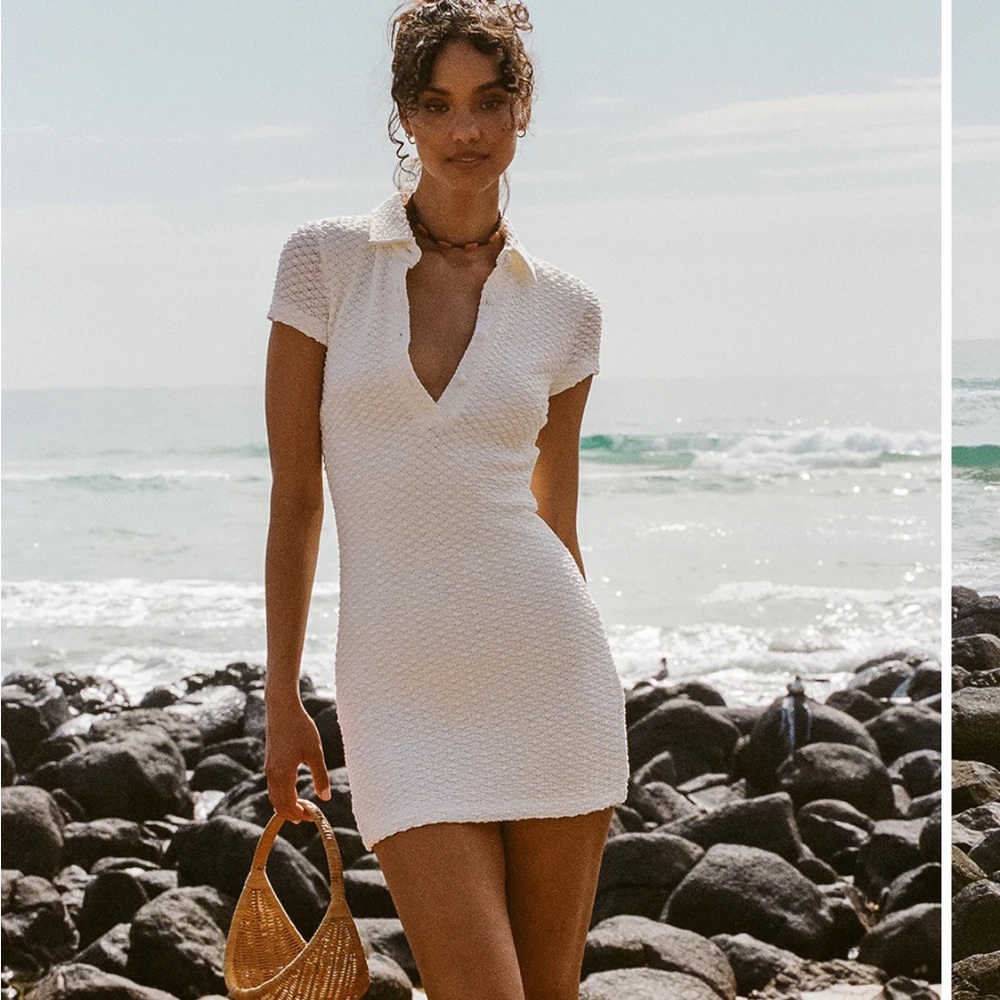 Body con dress with collar. Size xs. White. Worn once.